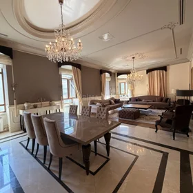 In Baku 350.0 m² apartment is for rent - Image 4