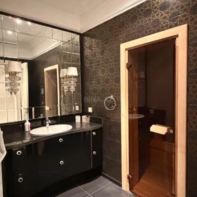 In Baku 350.0 m² apartment is for rent - Image 9
