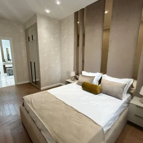 In Baku 90.0 m² apartment is for sale - Image 2