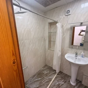 In Baku 90.0 m² apartment is for rent - Image 2