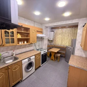 In Baku 90.0 m² apartment is for rent - Image 8
