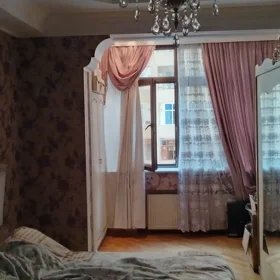 In Səbail rayonu 85.0 m² apartment is for sale - Image 2