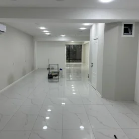 In Baku 100.0 m² commercial is for rent - Image 2