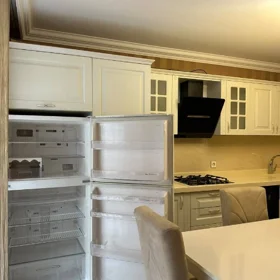 In Baku 140.0 m² apartment is for rent - Image 8