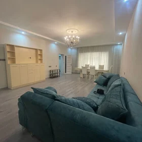 In Səbail rayonu 300.0 m² house with 5.0 rooms is for rent - Image 8