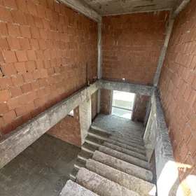 In nan 300.0 m² house with 5.0 rooms is for sale - Image 6
