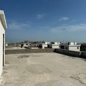 In nan 300.0 m² house with 5.0 rooms is for sale - Image 8