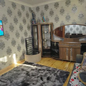 In Binəqədi rayonu 70.0 m² house with 3.0 rooms is for sale - Image 4