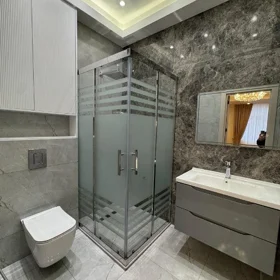 In Baku 185.0 m² apartment is for sale - Image 2