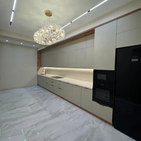 In Baku 185.0 m² apartment is for sale - Image 3