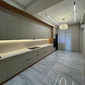 In Baku 185.0 m² apartment is for sale - Image 4