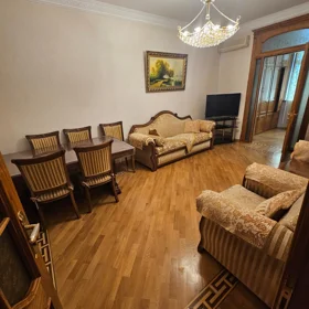 In Baku 130.0 m² apartment is for rent - Image 3