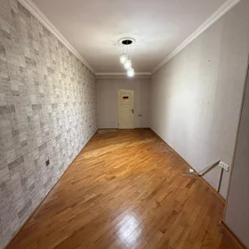 In Baku 140.0 m² apartment is for sale - Image 2