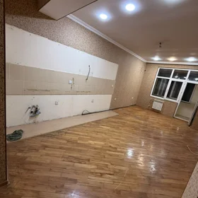 In Baku 140.0 m² apartment is for sale - Image 8