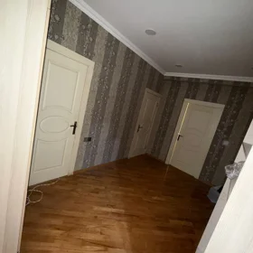 In Baku 140.0 m² apartment is for sale - Image 10