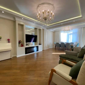 In Baku 116.0 m² apartment is for sale - Image 9