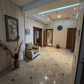In Baku 161.0 m² apartment is for sale - Image 6