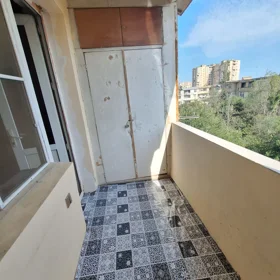 In Baku 96.0 m² apartment is for rent - Image 4