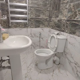 In Səbail rayonu 100.0 m² house with 3.0 rooms is for rent - Image 3