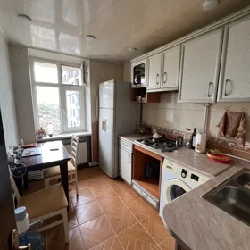 In Baku 70.0 m² apartment is for rent - Image 2