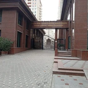 In Baku 76.0 m² apartment is for sale - Image 3