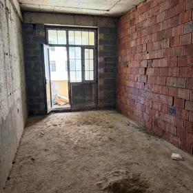 In Baku 68.0 m² apartment is for sale - Image 3