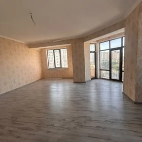 In Baku 155.0 m² apartment is for sale - Image 5