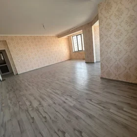 In Baku 155.0 m² apartment is for sale - Image 9