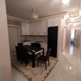 In Baku 110.0 m² apartment is for rent - Image 2