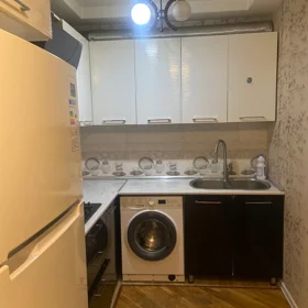 In Baku 70.0 m² apartment is for rent - Image 3