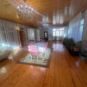 In Baku 250.0 m² house with 7.0 rooms is for sale - Image 7