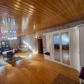In Baku 250.0 m² house with 7.0 rooms is for sale - Image 8