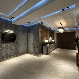 In Baku 246.0 m² apartment is for sale - Image 10