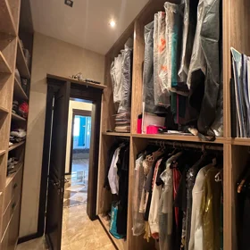 In Baku 175.0 m² apartment is for sale - Image 8