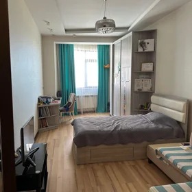 In Baku 175.0 m² apartment is for sale - Image 9