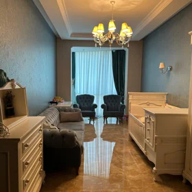 In Baku 175.0 m² apartment is for sale - Image 10