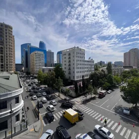 In Baku 192.0 m² apartment is for sale - Image 3