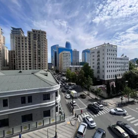 In Baku 192.0 m² apartment is for sale - Image 10