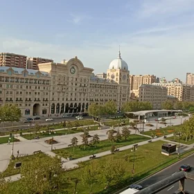 In Baku 246.0 m² apartment is for sale - Image 3