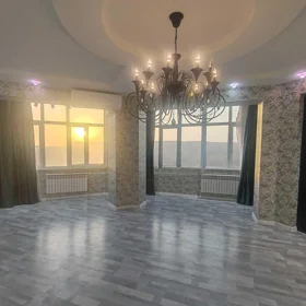 In Baku 165.0 m² apartment is for sale - Image 9