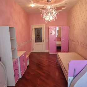 In Baku 140.0 m² apartment is for rent - Image 2