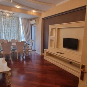 In Baku 140.0 m² apartment is for rent - Image 4