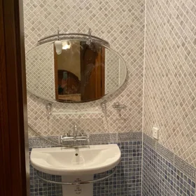 In Baku 110.0 m² apartment is for sale - Image 3