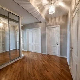 In Baku 108.0 m² apartment is for sale - Image 7