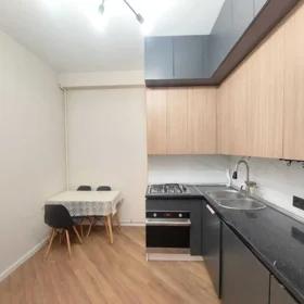 In Baku 80.0 m² apartment is for rent - Image 2
