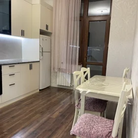 In Baku 90.0 m² apartment is for rent - Image 3