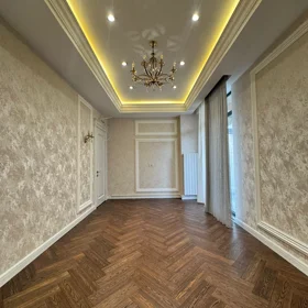 In Baku 107.0 m² apartment is for sale - Image 3