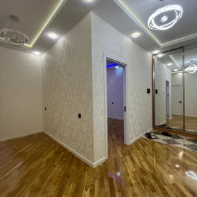 In Binəqədi rayonu 105.0 m² apartment is for sale - Image 2