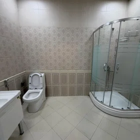 In Baku 145.0 m² apartment is for rent - Image 10