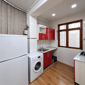 In Baku 100.0 m² apartment is for sale - Image 4